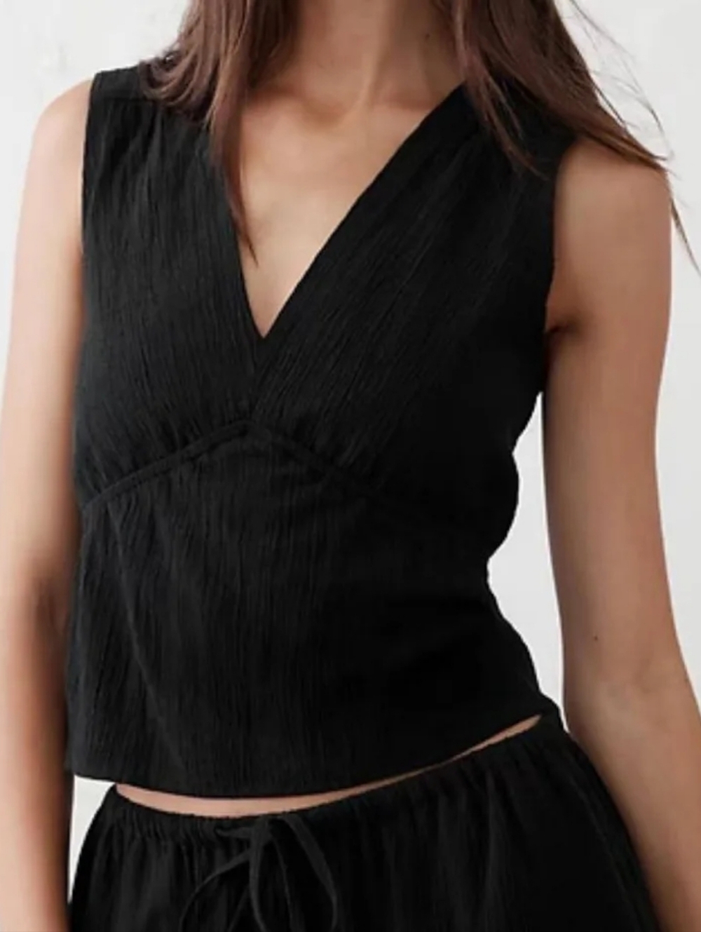 Banana Republic Black V-Neck Pleated Crinkle Top